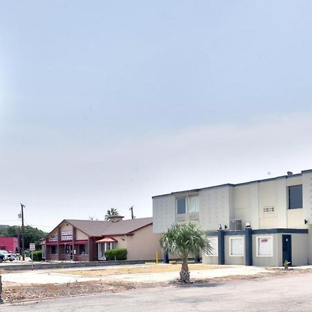 Americas Best Value Inn San Antonio Airport South Экстерьер фото