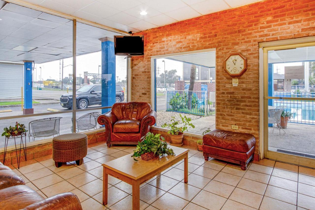 Americas Best Value Inn San Antonio Airport South Экстерьер фото