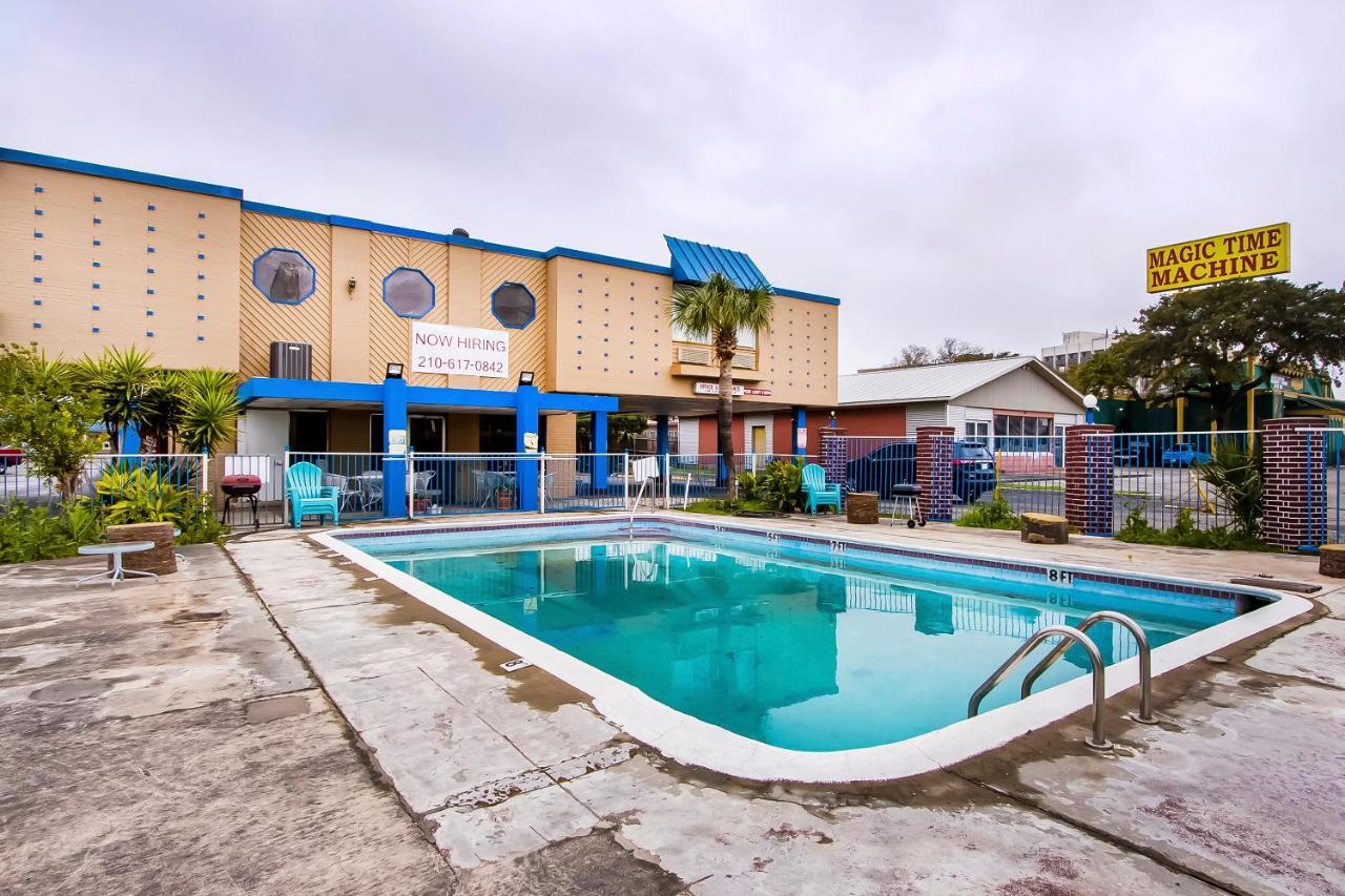 Americas Best Value Inn San Antonio Airport South Экстерьер фото