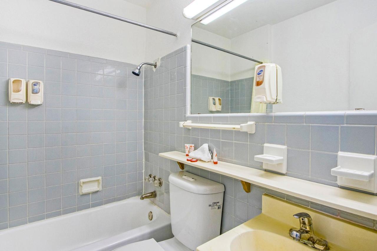 Americas Best Value Inn San Antonio Airport South Экстерьер фото