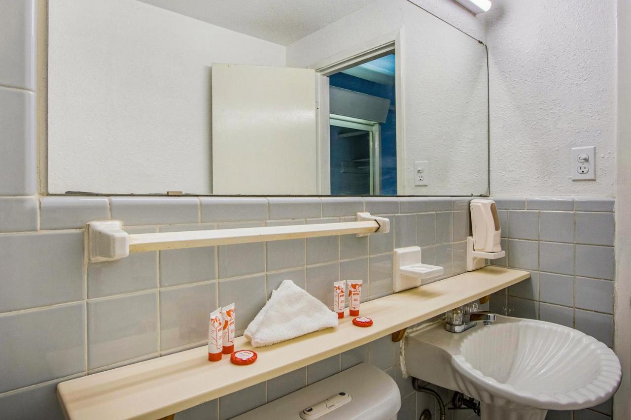 Americas Best Value Inn San Antonio Airport South Экстерьер фото