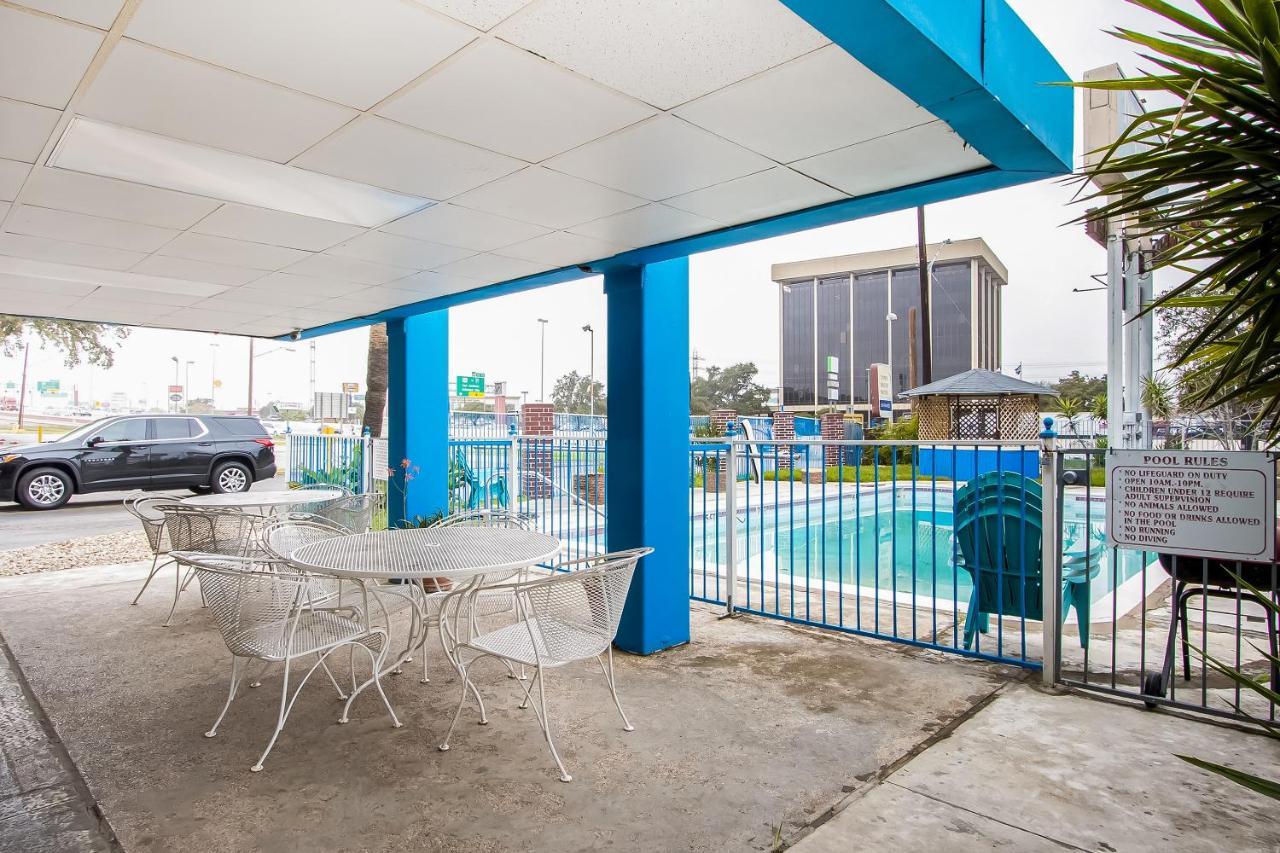 Americas Best Value Inn San Antonio Airport South Экстерьер фото